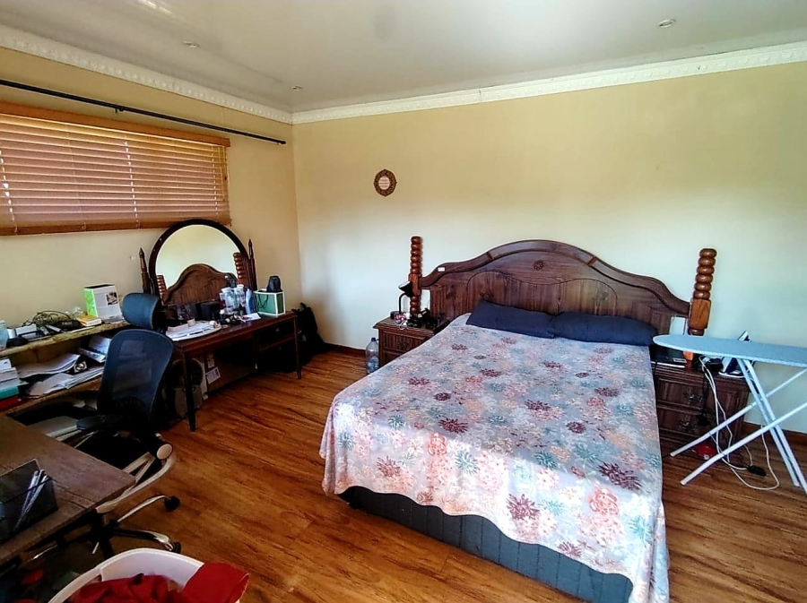 6 Bedroom Property for Sale in Baysville Eastern Cape